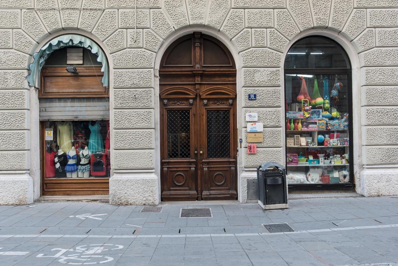 Dada Aparthotel Trieste Bagian luar foto