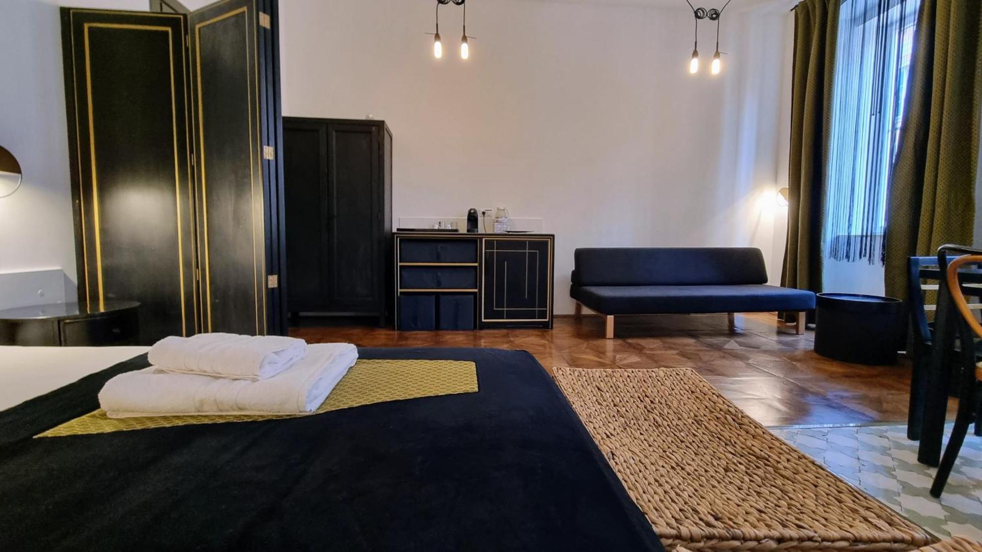 Dada Aparthotel Trieste Bagian luar foto